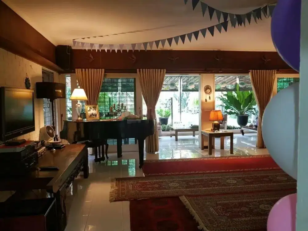 Rumah huni di Bintaro gaya klasik