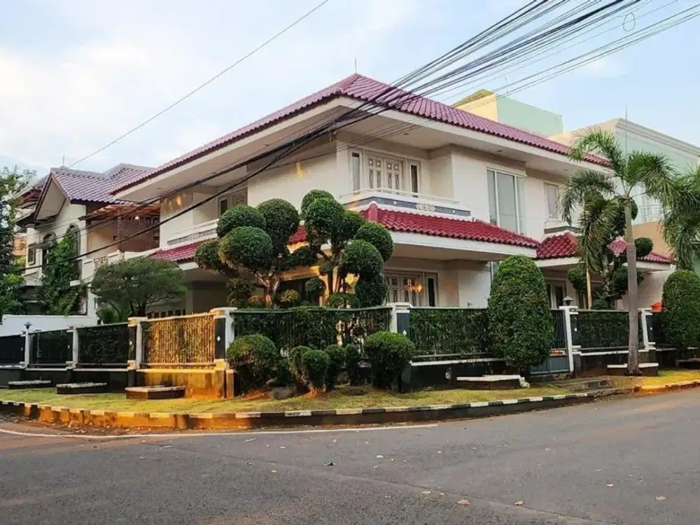 Rumah Hoek 2 LT  di Pulomas,JakTim. Taman  Indah