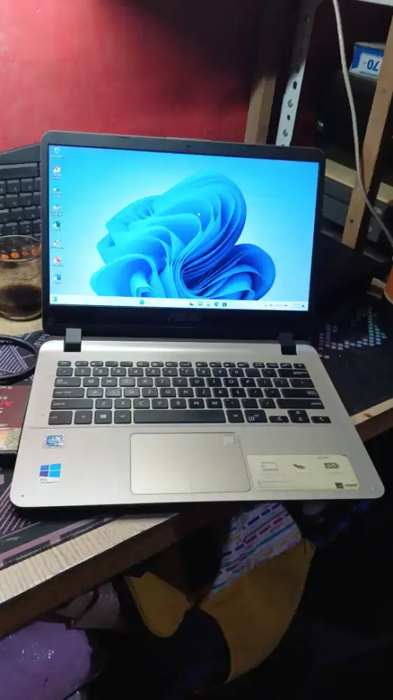 Laptop Asus slim series