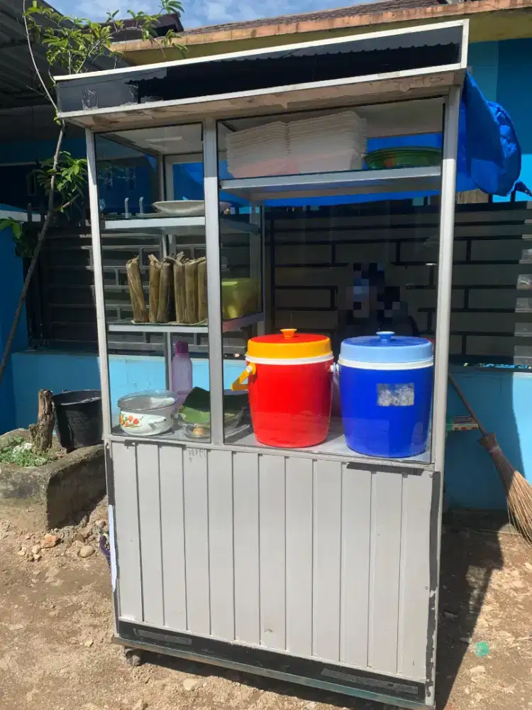 Steling bekas jualan burger dan lontong
