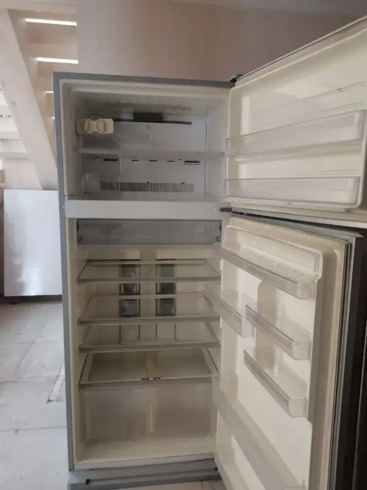 Dijual kulkas sharp 2 pintu second