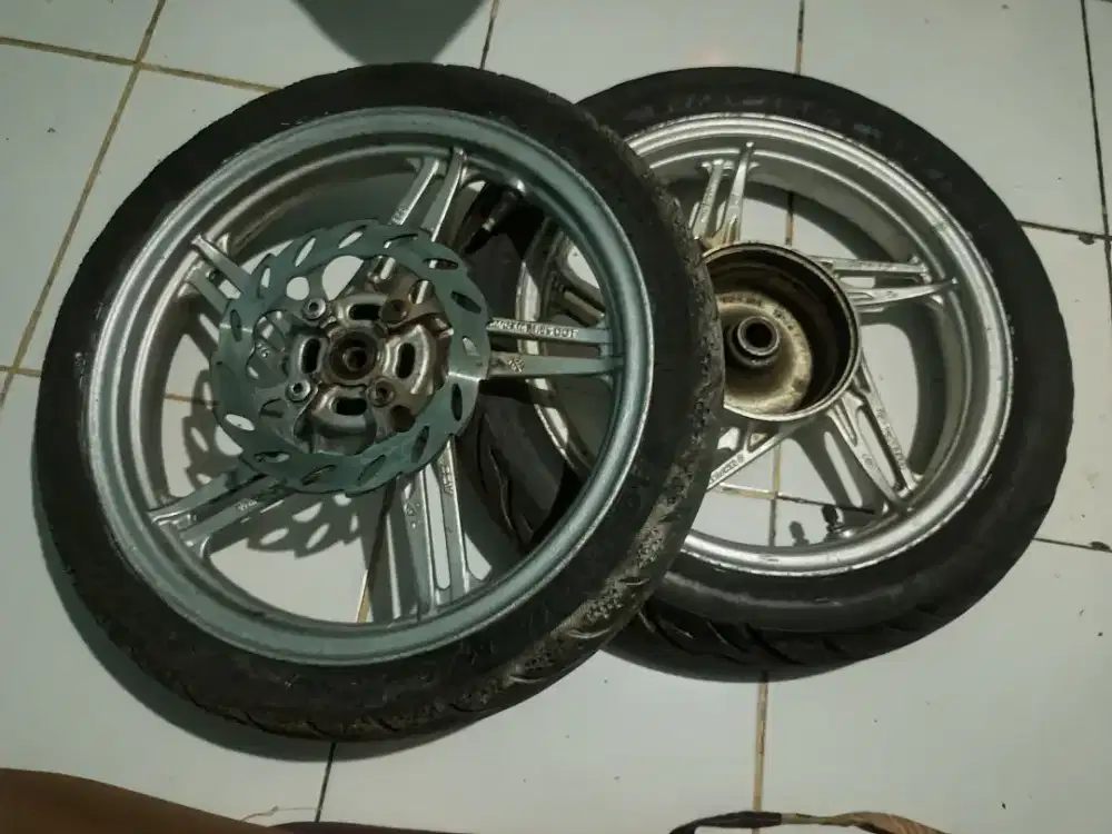 velg second vario 110 fi & knalpot second vario 110 fi