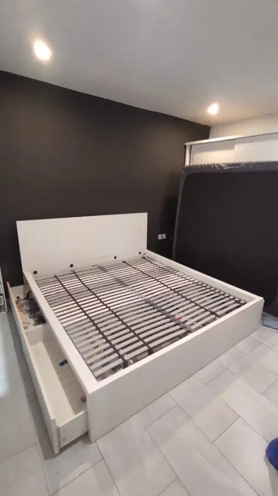 Ikea Dipan Rangka Tempat Tidur Malm Series 180x200