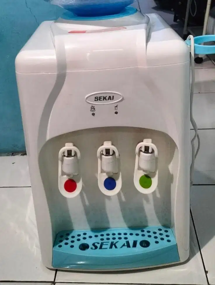 Sekai dispenser. Dispenser galon air minum normal, dingin, panas-WD
