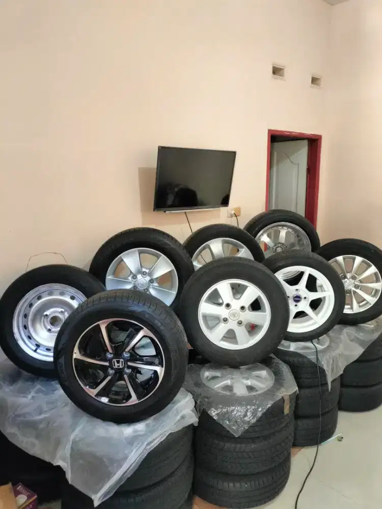 Jual velg dan ban bekas