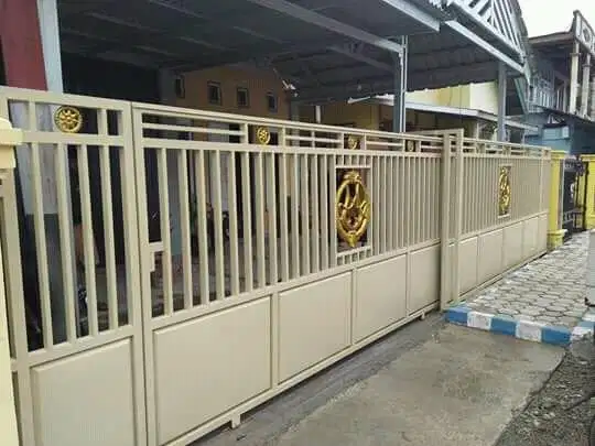 Pagar besi rumah minimalis