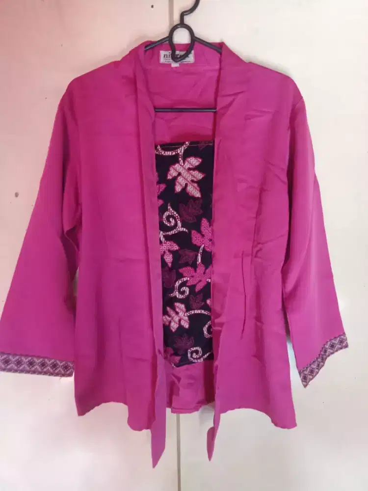Baju atasan kebaya kondangan