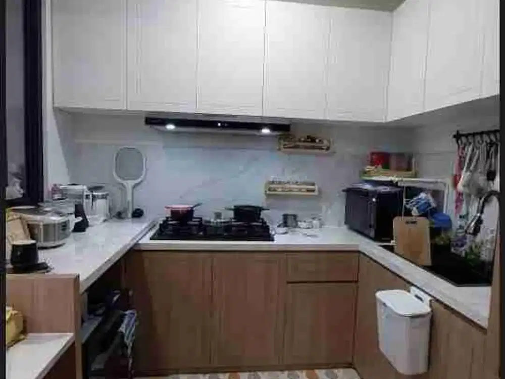 Rumah 3 Lantai Full Bangunan, Furnished di Tanakayu BSD City