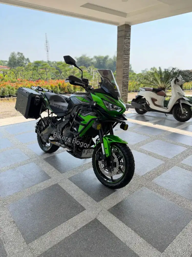 Kawasaki Versys 650 2023 low km new model