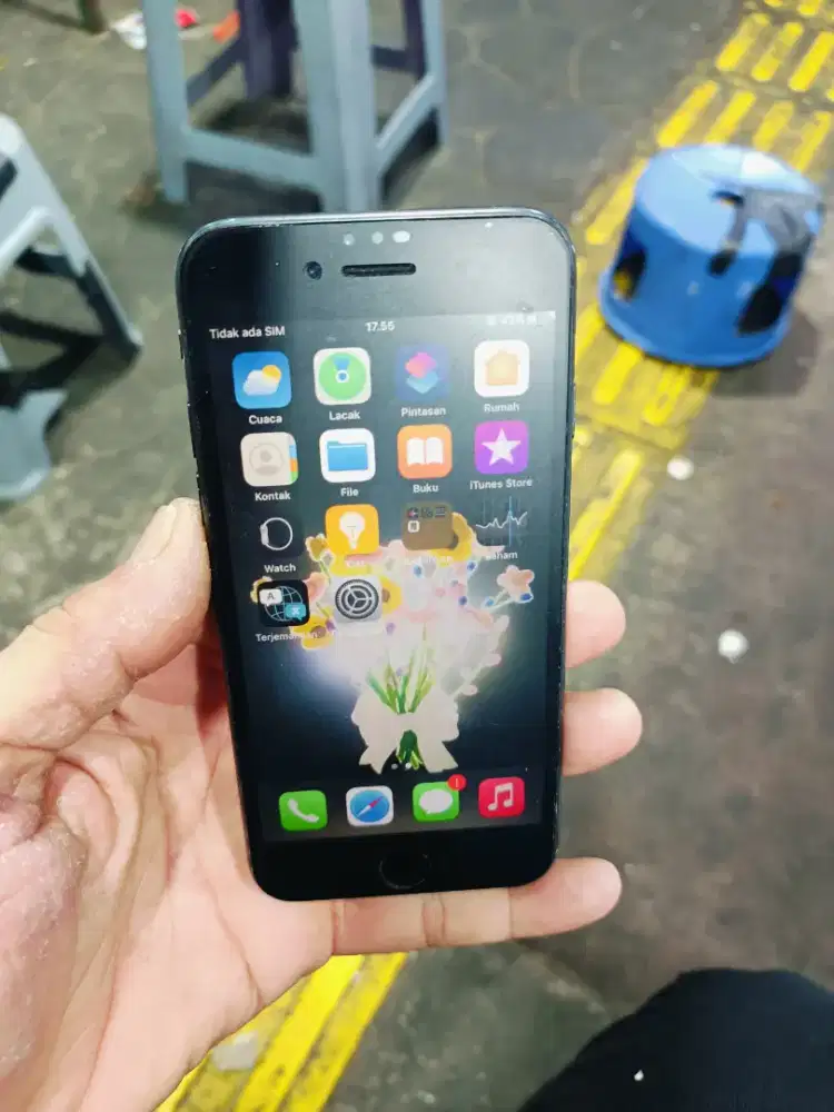 Iphone 7.   32 gb inter