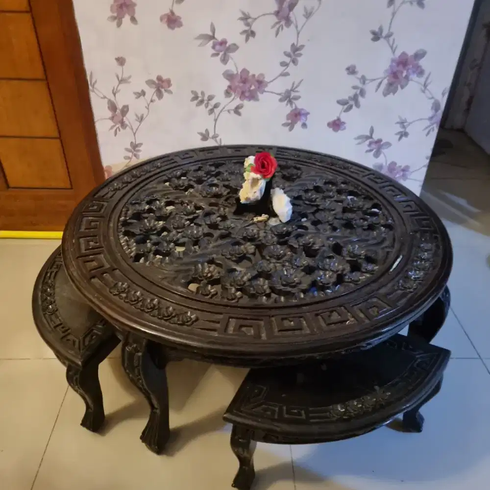 Meja Jati ukiran kuno