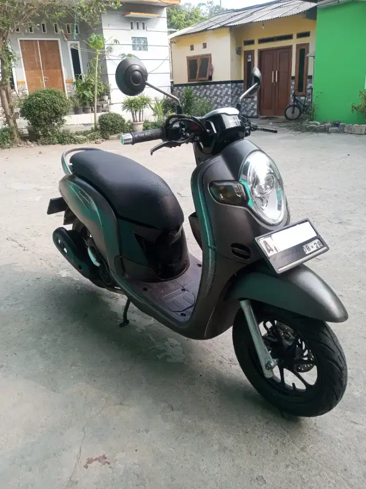 Scoopy stylish Abu 2018