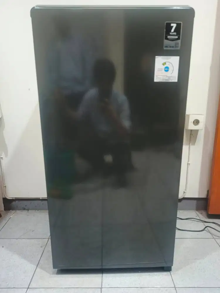 Dijual Cepat, Kulkas Aqua AQR-D205