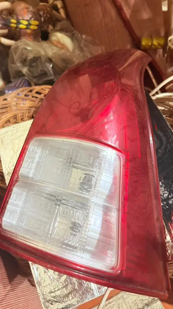 Lampu sen mobil avanza