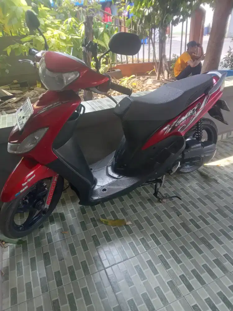 Mio senyummm 2010 aje