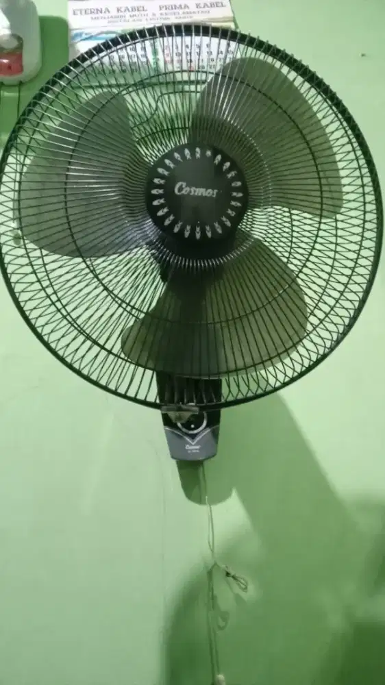 Kipas angin dinding 16 inch merk cosmos normal siap pakai nego tipis