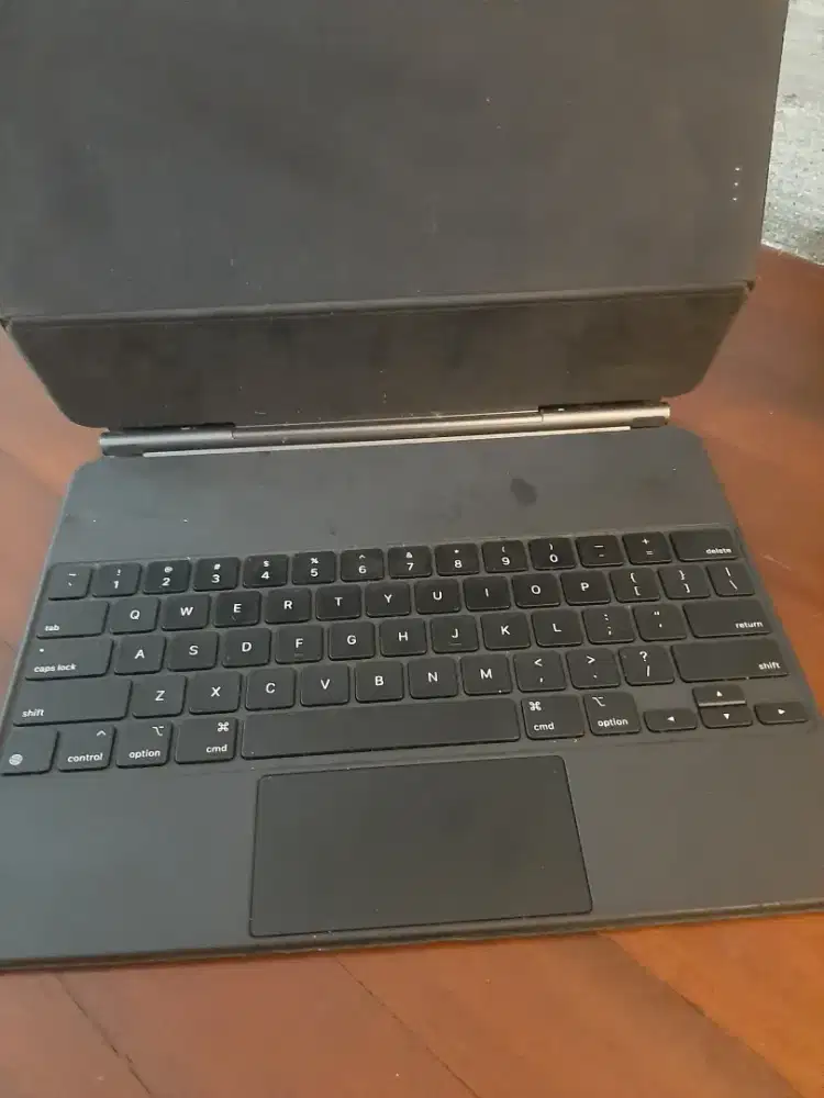 Dijual Apple Magic Keyboar 12.9 inci.