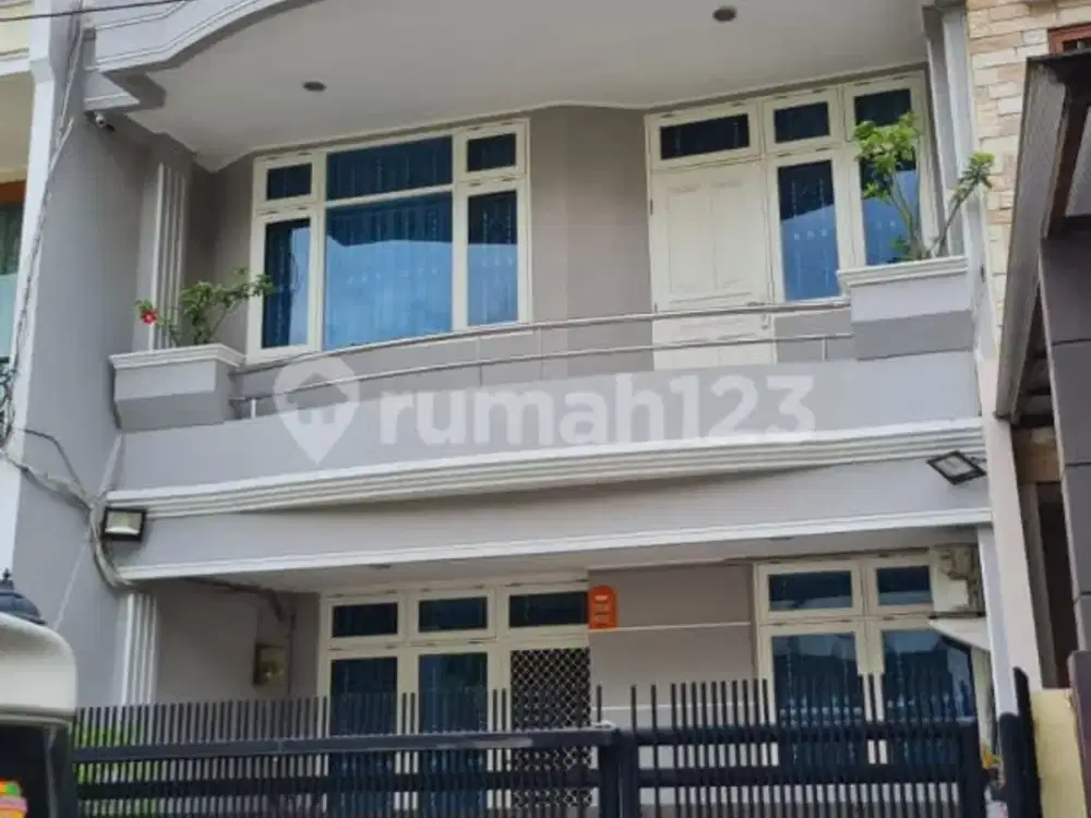 Jual Murah Banget !!!! Diskon... Harus Terjual... Bu...Rumah 2 Lantai di Janur Elok Kelapa Gading
