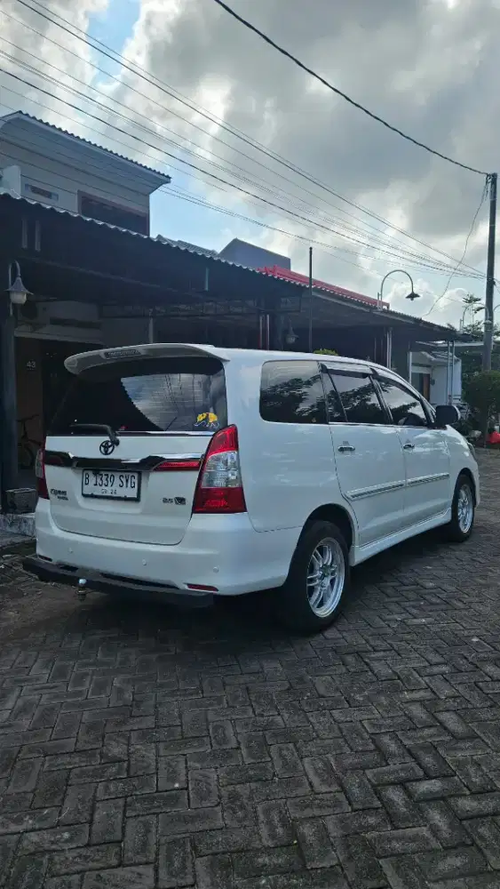 Innova 2.5 V matic 2013