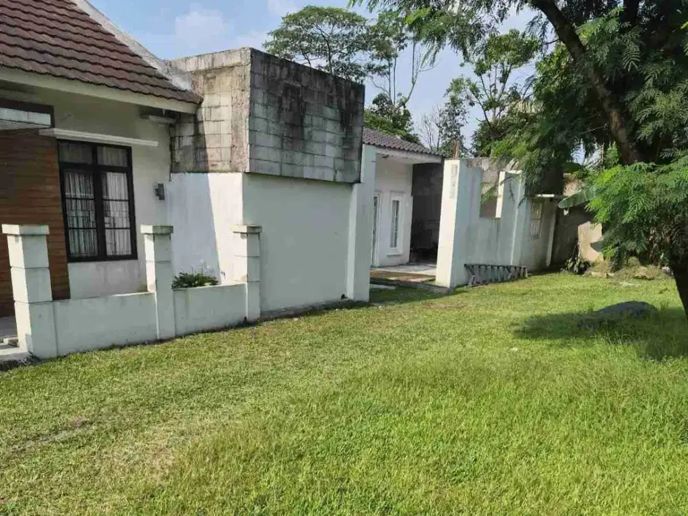 Rumah sejuk dan luas hanya 1 M an deket kebun raya dan Tol