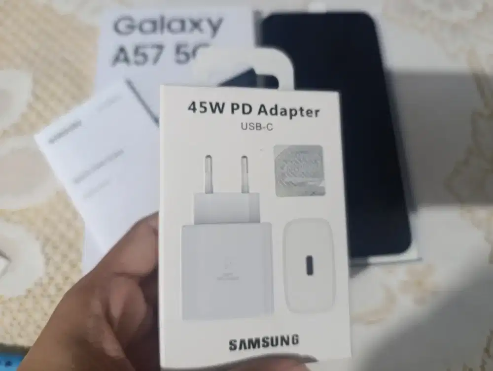Nett-Samsung A57, dus baru, Charger ori