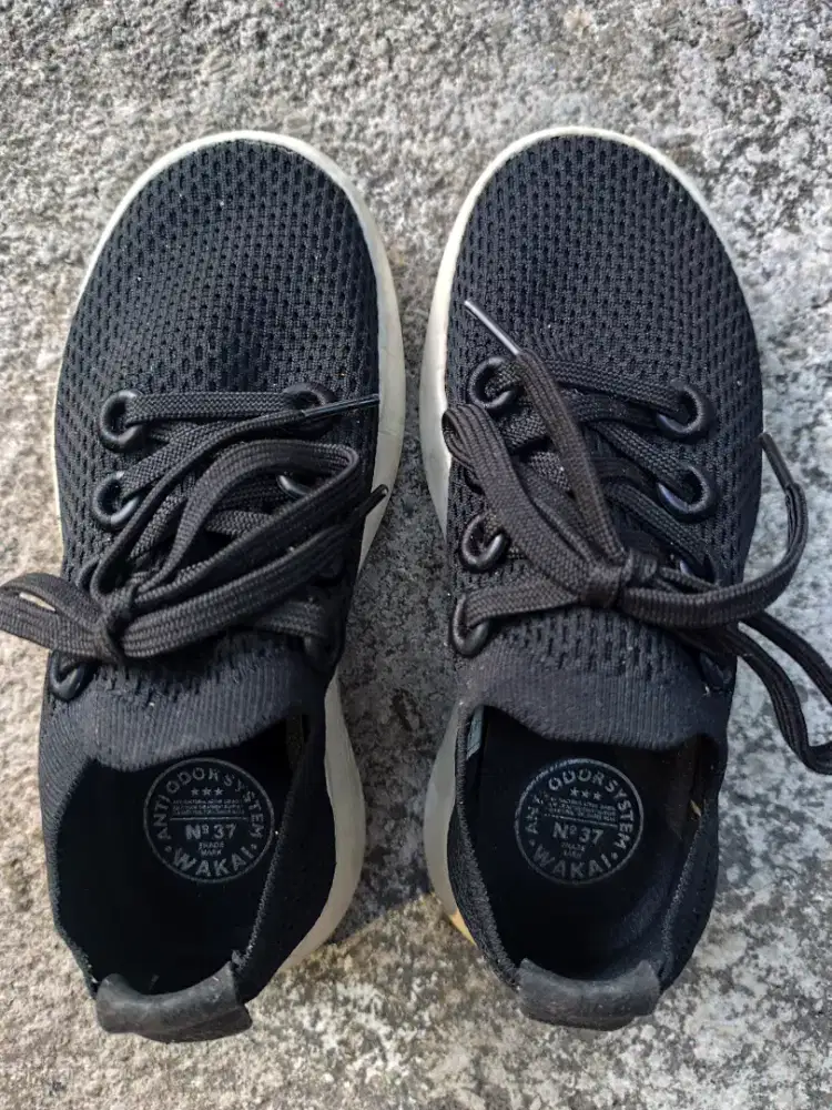 Sepatu WAKAI asli