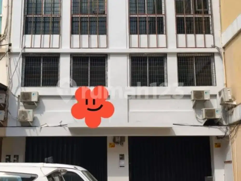 Jual Murah.banget...Bu........Ruko Gandeng....Strategis.....4 Lantai di Cempaka Mas Jakarta Pusat