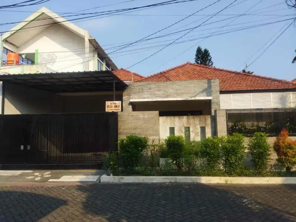Jual Rumah MANYAR TIRTOMOYO
Row jalan 3 mobil
