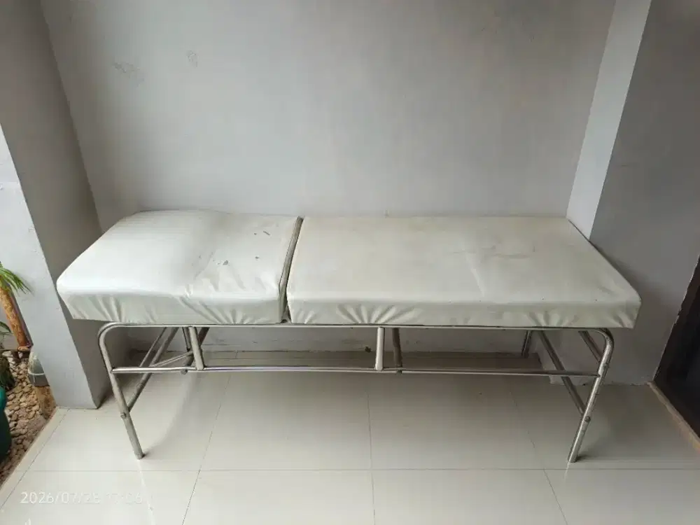 Ranjang Pasien Ex. Salon