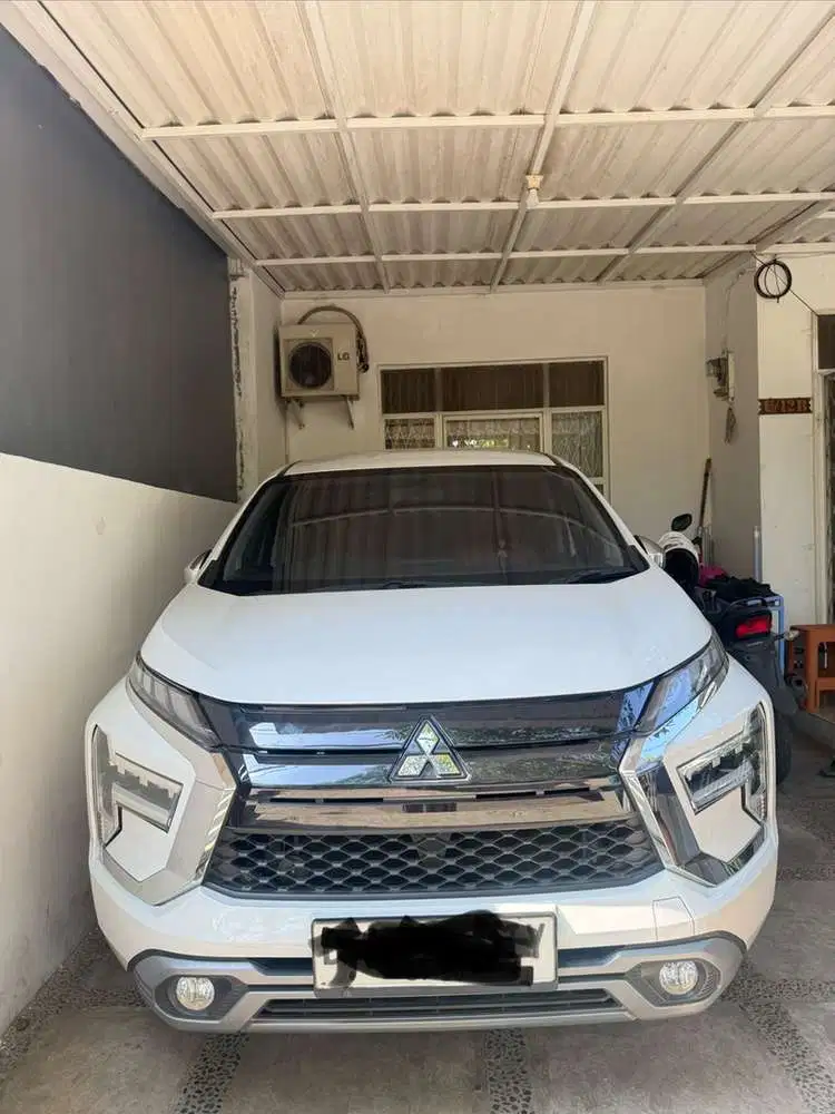 KM low Mitsubishi xpander ultimate 2023