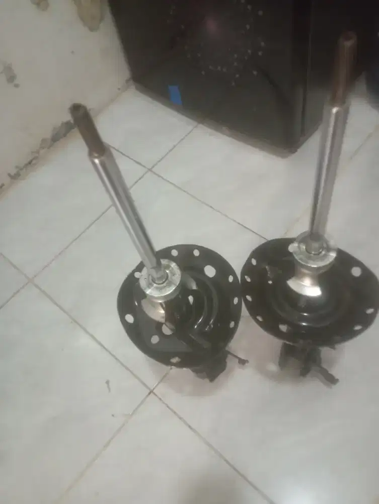 SHOK DEPAN HONDA JAZZ