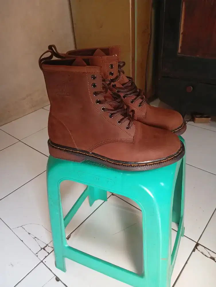 Sepatu Boots Kulit