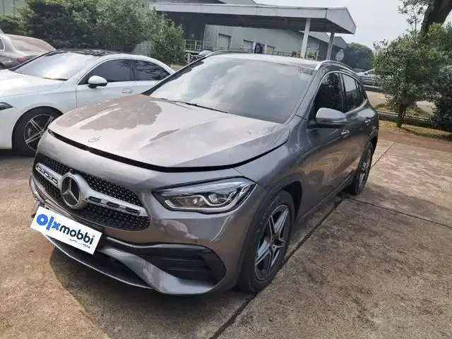 KM LOW PAJAK HIDUP MERCEDES-BENZ GLA200 1.3 AMG LINE BENSIN-AT
