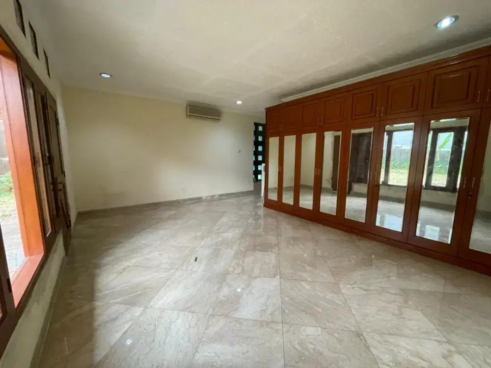 Disewa Rumah Komersil di Bangka Kemang