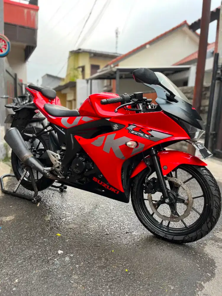 Suzuki gsx r pajak on merah menyala