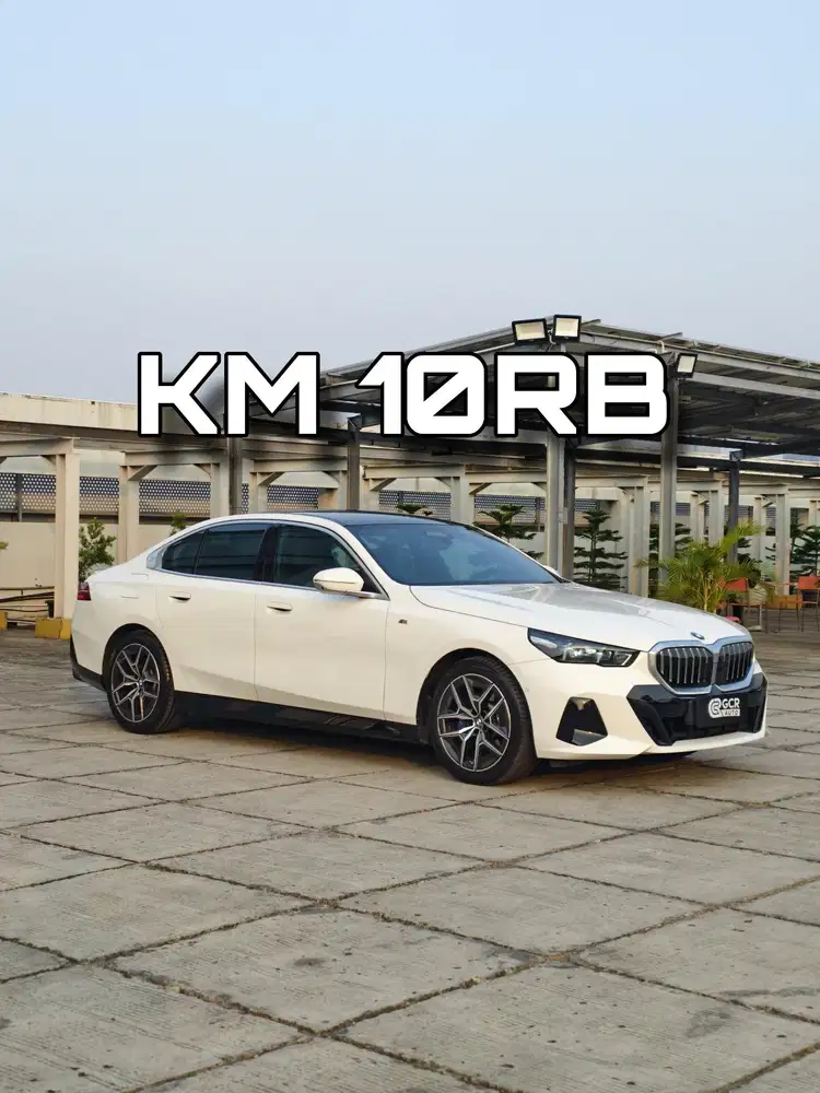FULL ORI LIKE NEW !! BMW 520i M-SPORT 2.0 2024 AT MDL 2025/2023