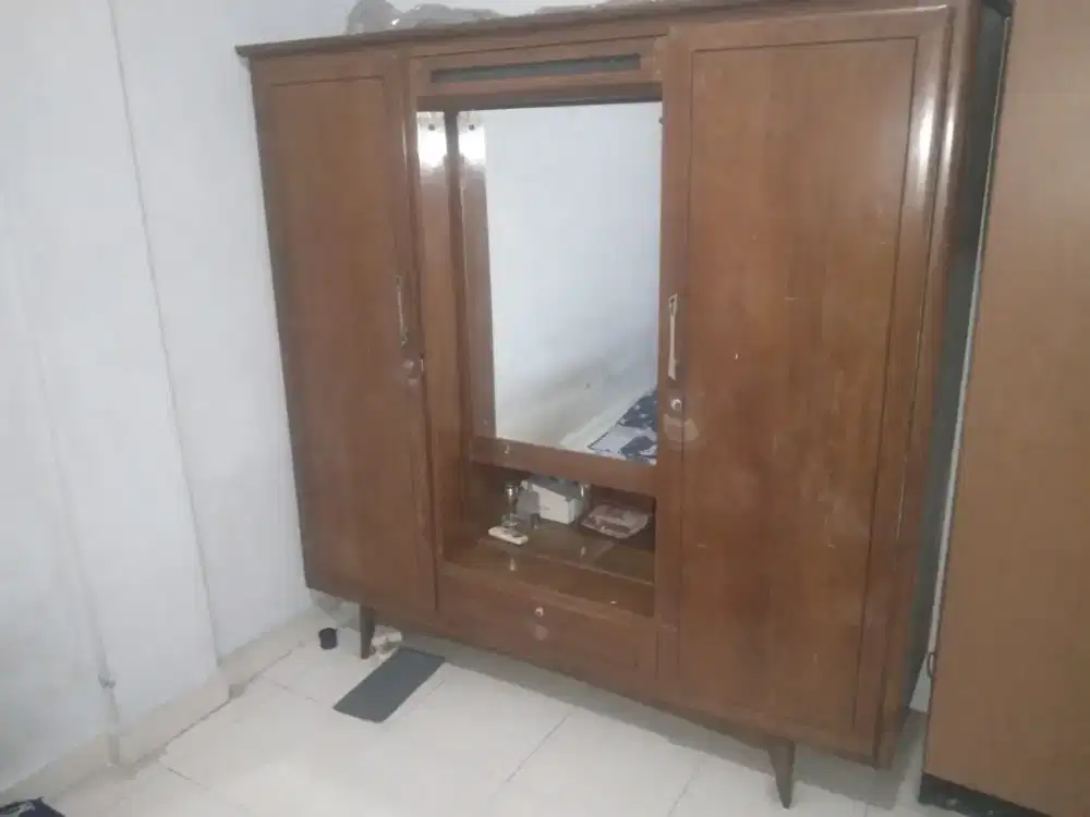 Lemari jati lama full kayu