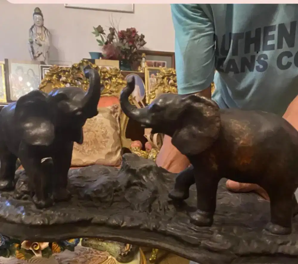 2 Patung Gajah Perunggu Antik