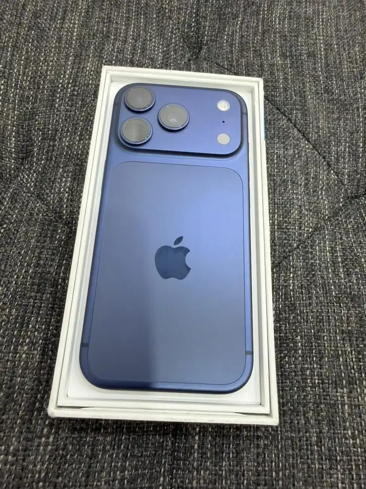 iPhone 17 Pro 256Gb Deep Blue Resmi