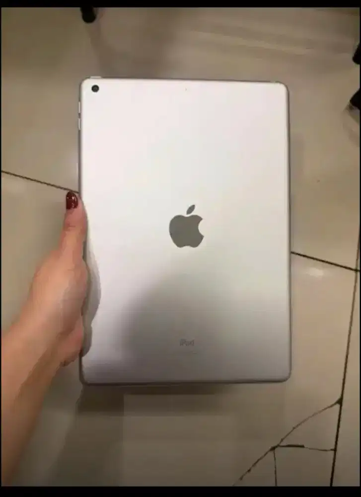 Jual Ipad 9  64 GB inter  warna silver Mulus Simpenan
