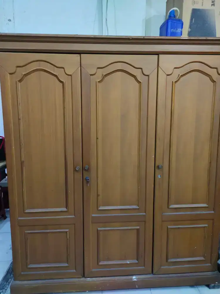 Lemari kayu utk pakaian
