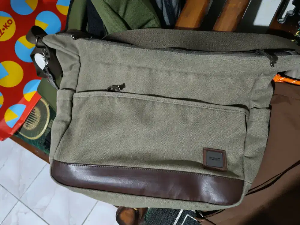 Tas selempang eiger