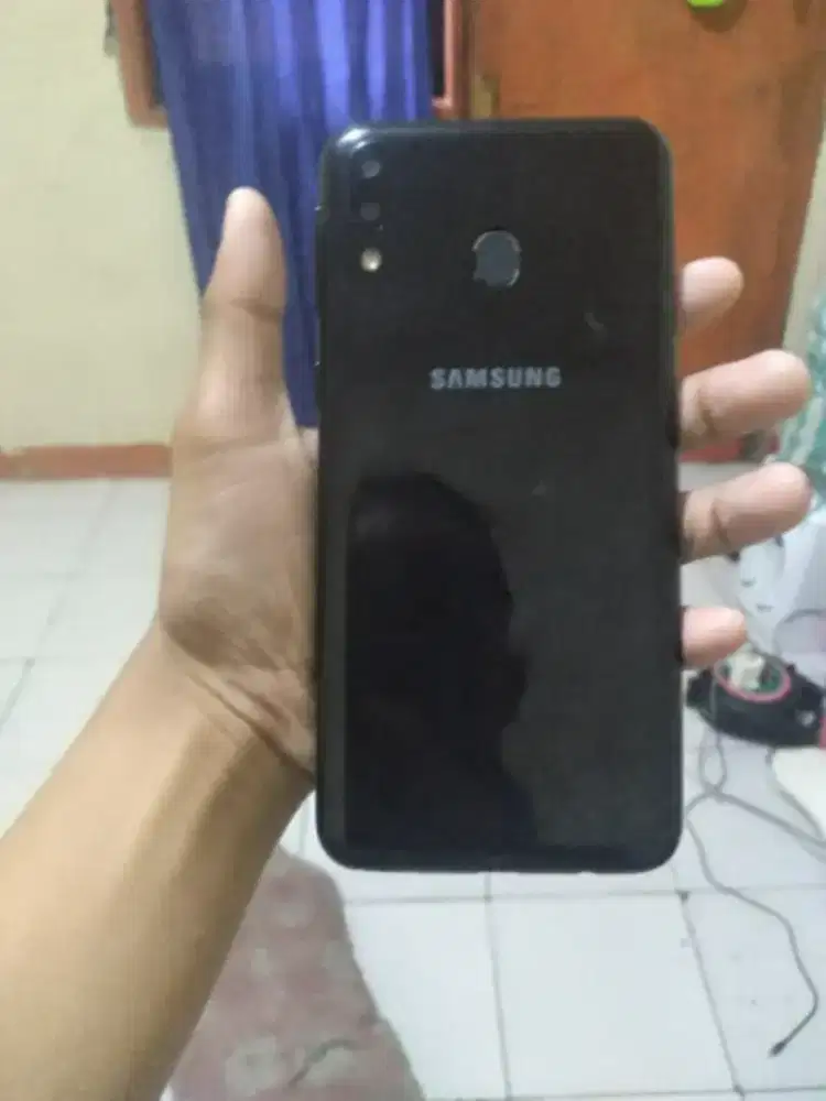 samsung m20 4G no.minus