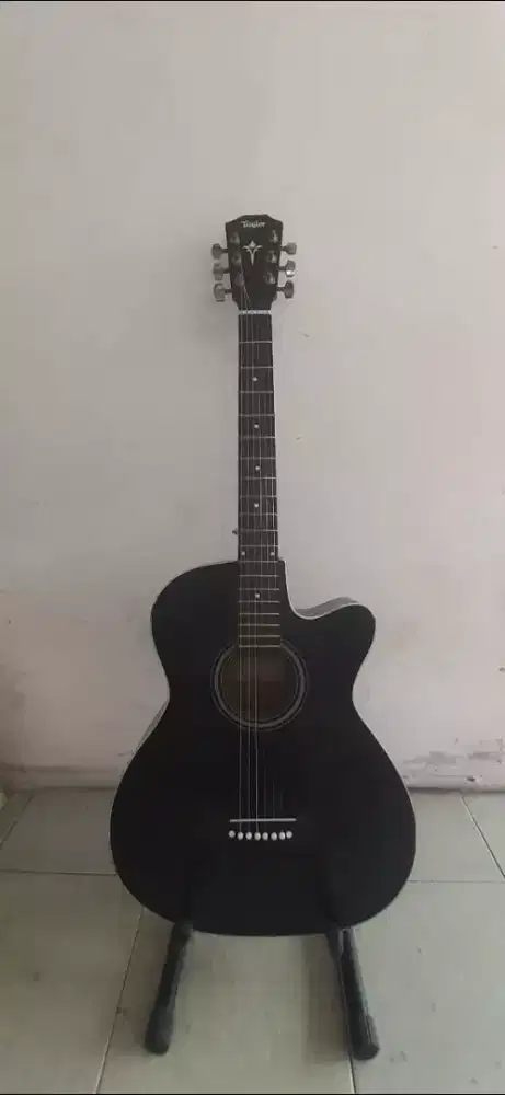 Gitar akustik taylor custom