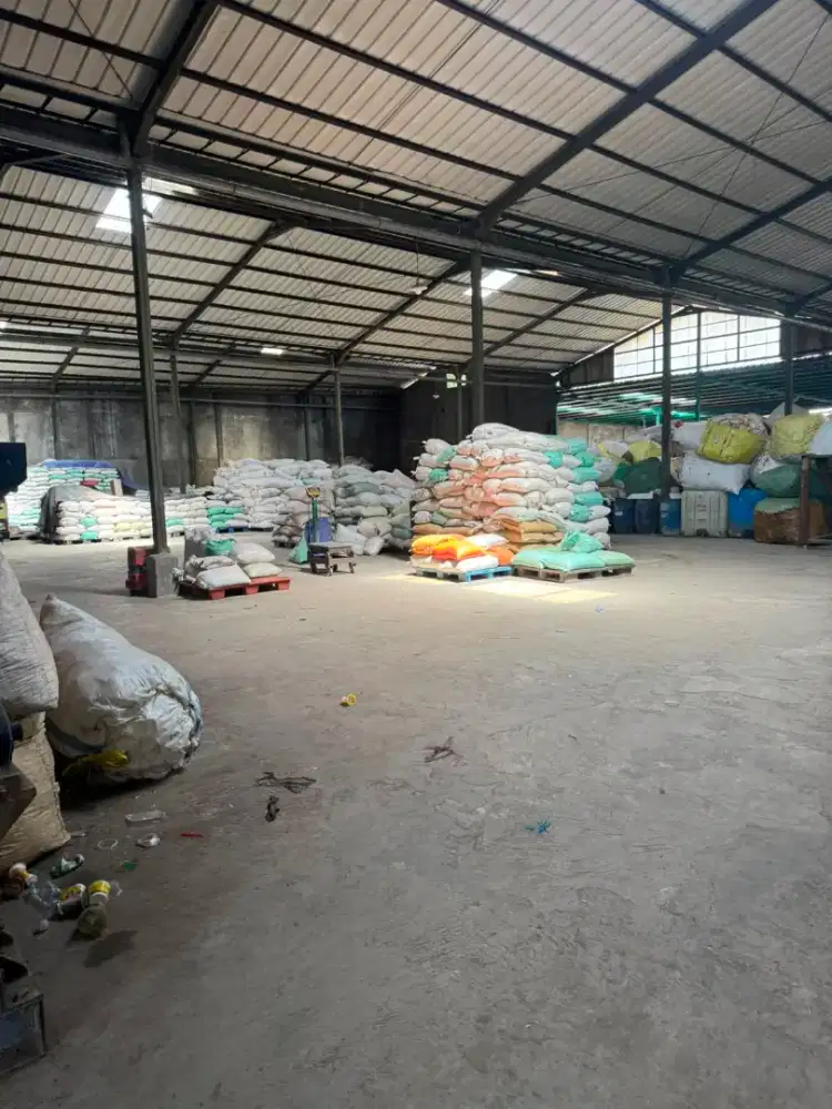 jual gudang strategis murah di daerah holis siap pakai