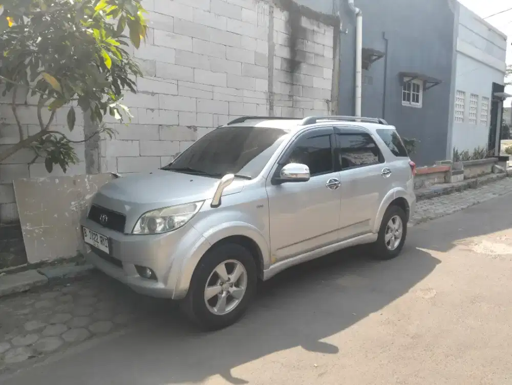 Toyota rush s tahun 2008 metik