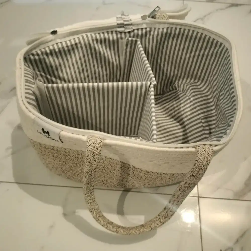 tas bayi pergi buat nyimpen botol