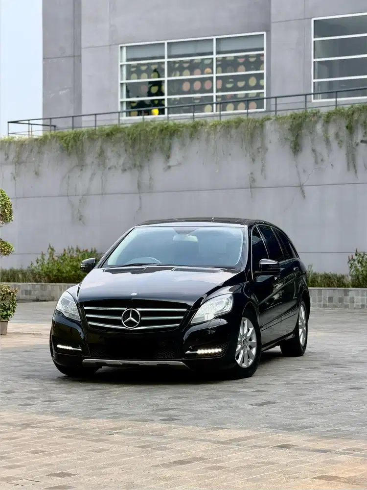 CASH Mercedes-Benz R300 L 2011 FACELIFT Low Odo Like New