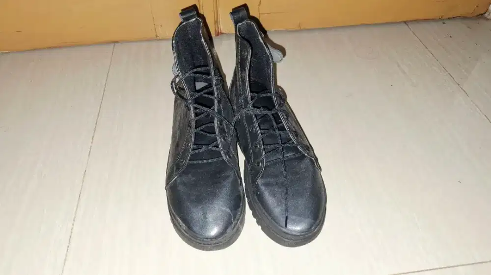 DIJUAL CEPAT BUTUH DUIT, SEPATU FASHION WANITA