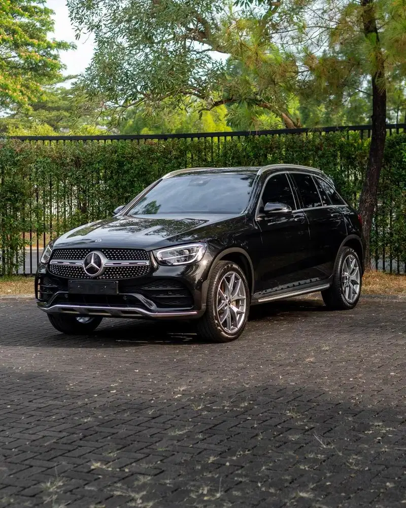 (LIKE NEW!!) Mercedes-Benz GLC200 AMG Line FL 2021 GLC300 X1 X3 C300